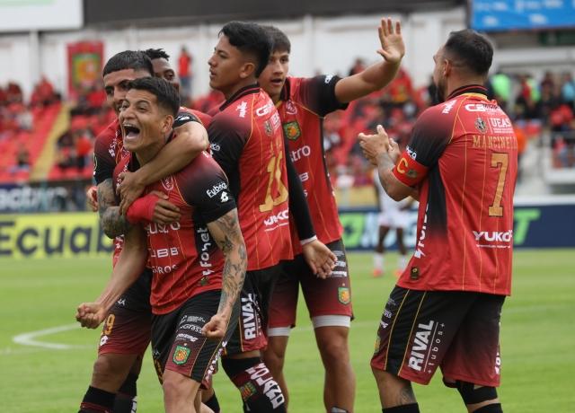 Deportivo Cuenca 2-1 y complica al Técnico Universitario