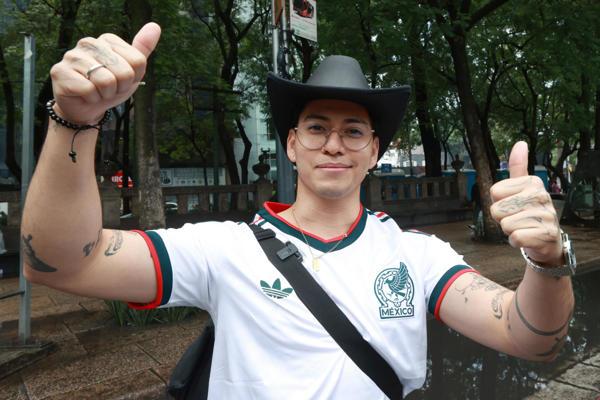 Mexicanos toman las calles de la capital antes del crucial partido contra Ecuador