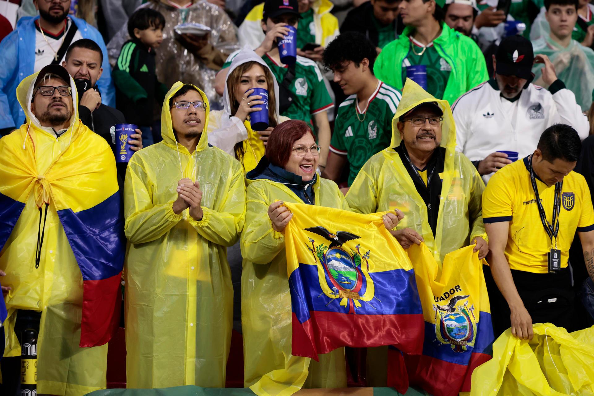 Partido México-Ecuador retrasado una hora por la lluvia