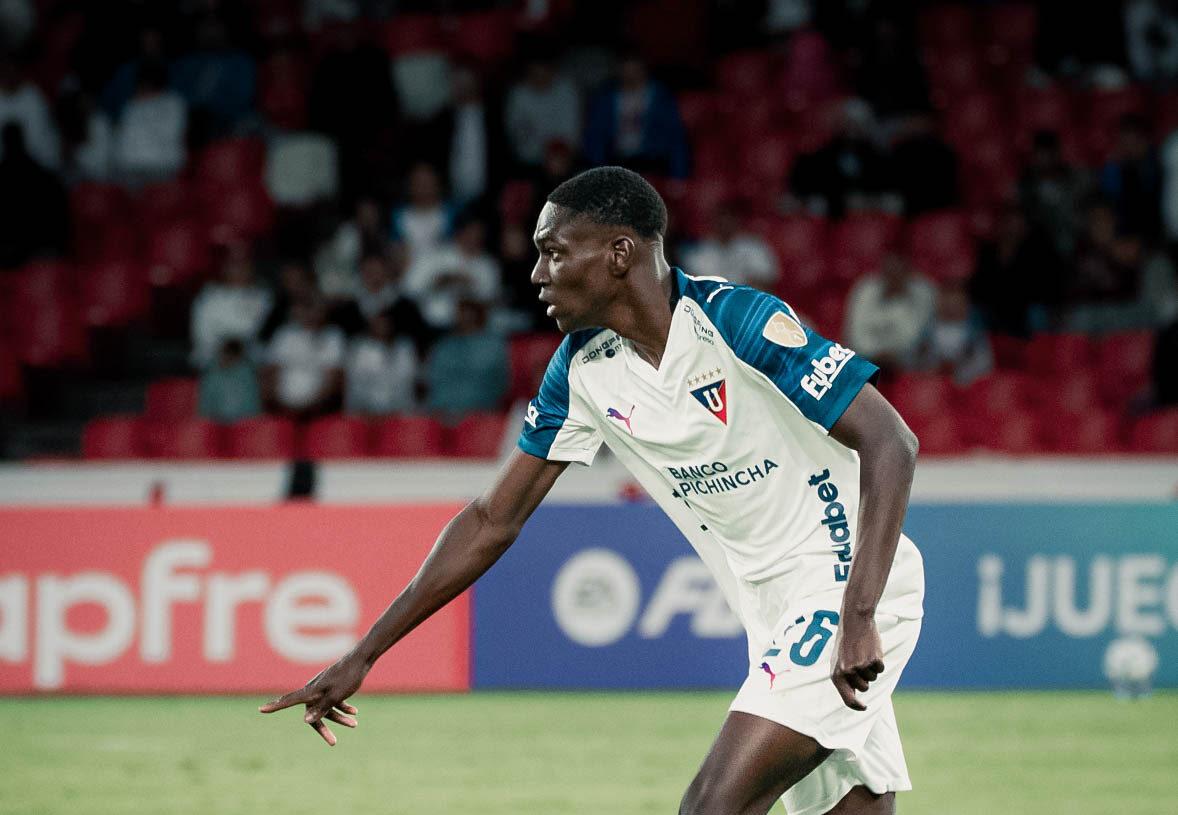 Josué Caicedo jugará en el filial del Barcelona español