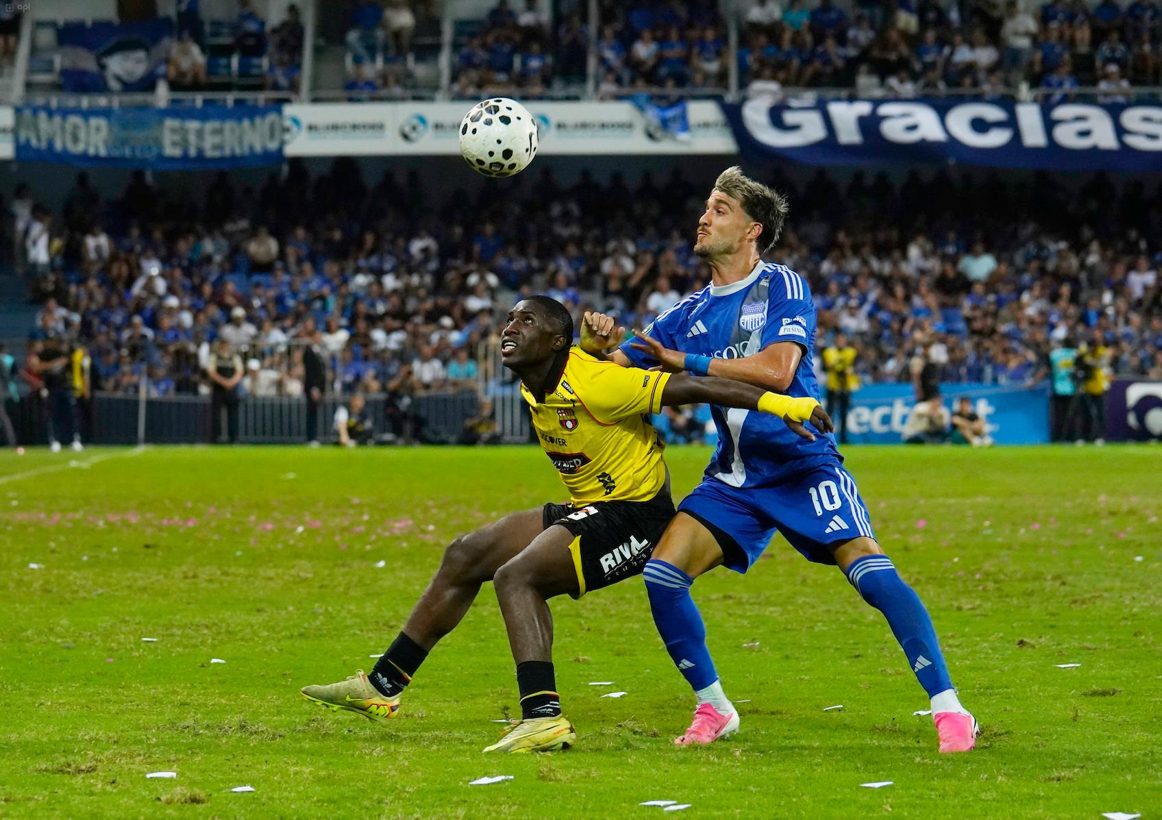 Emelec y Barcelona empatan en el Clásico del Astillero