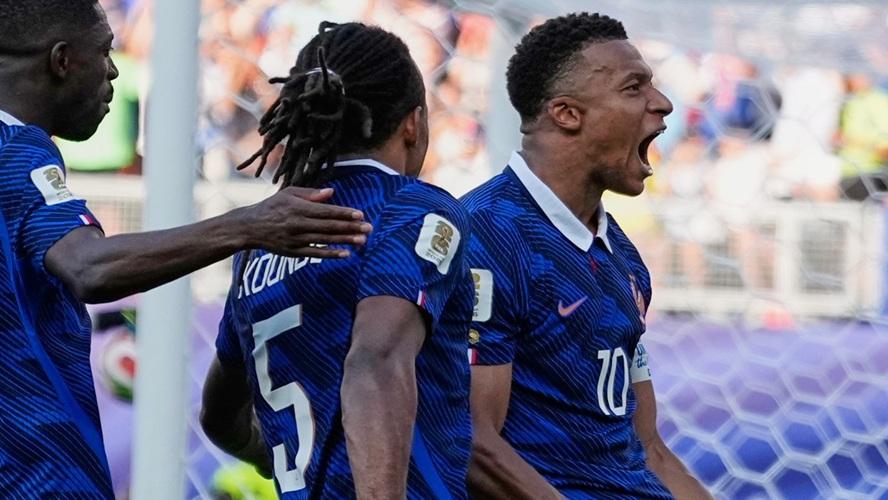 Francia supera a Paraguay en un duelo táctico y cerrado en octavos