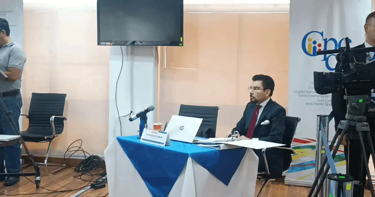 Cinco postulantes avanzan en concurso para Fiscal General