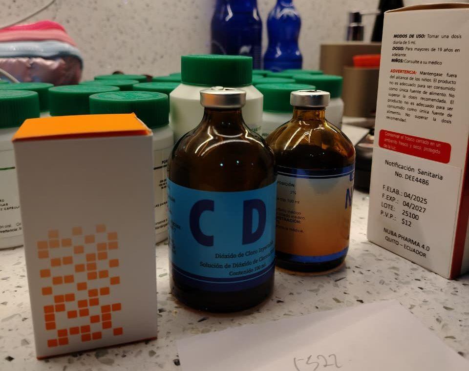 Arcsa decomisa fórmulas magistrales y medicamentos irregulares en Cuenca