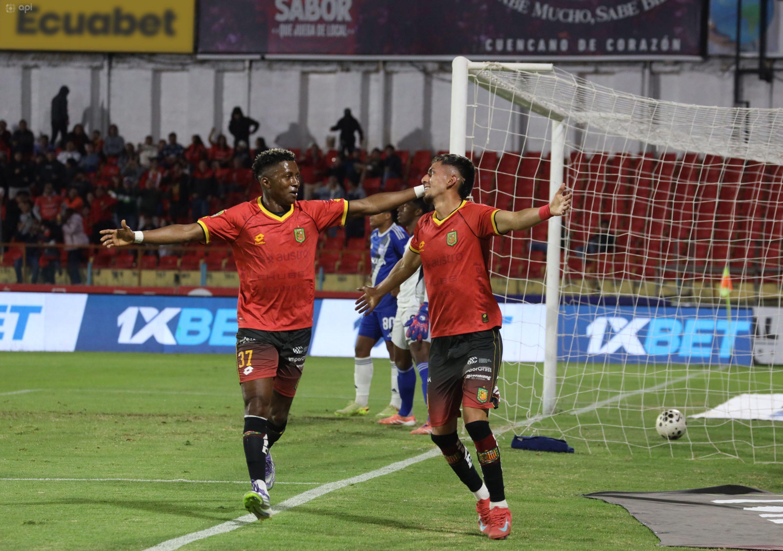 Deportivo Cuenca venció a Emelec 2-1 en el debut de su DT