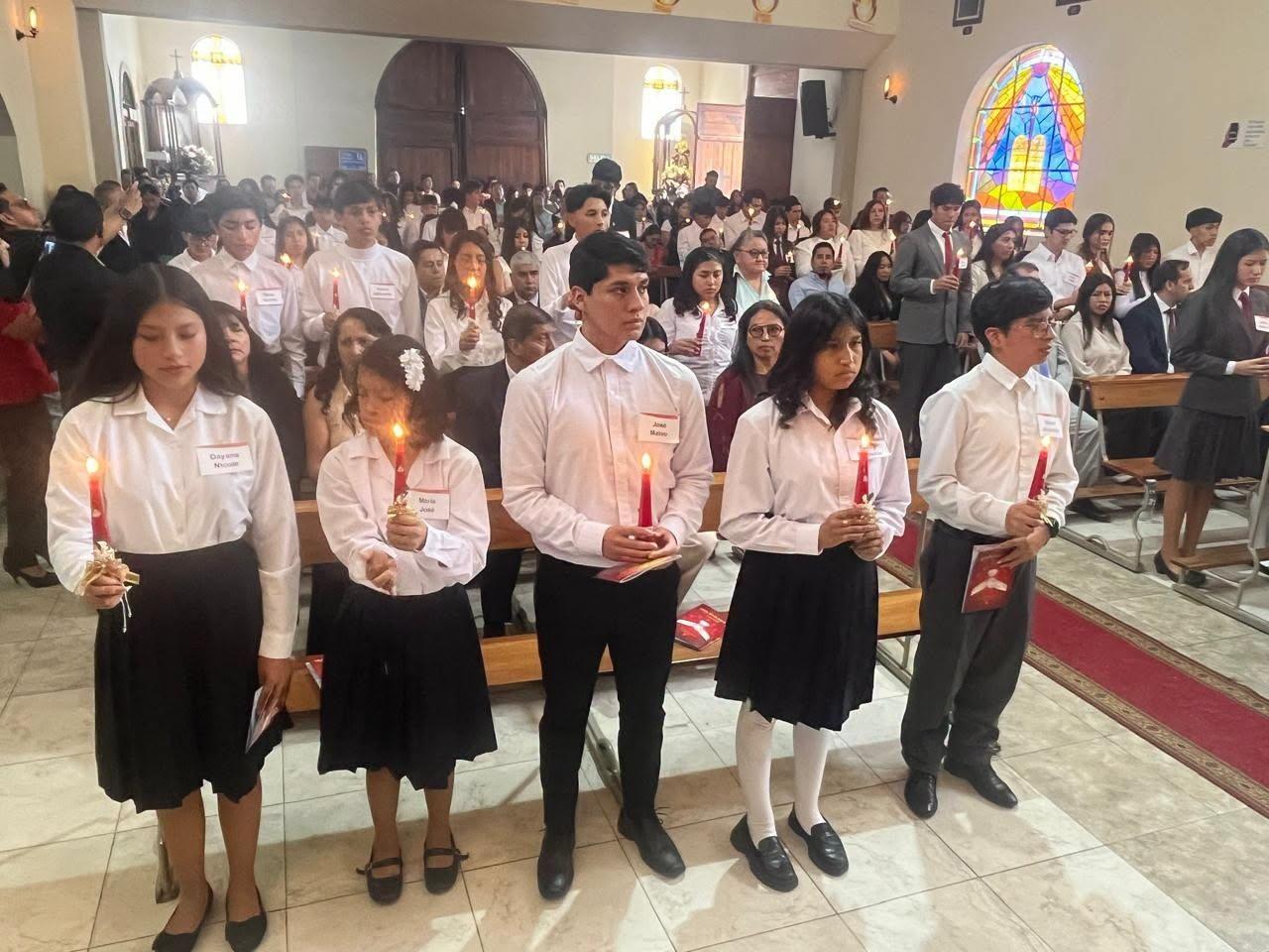 40 jóvenes cierran el ciclo sacramental de confirmación en Azuay
