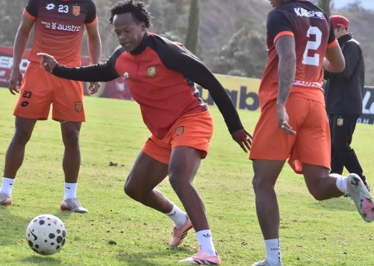 Deportivo Cuenca acuerda pago y detalla plan de entrenamientos
