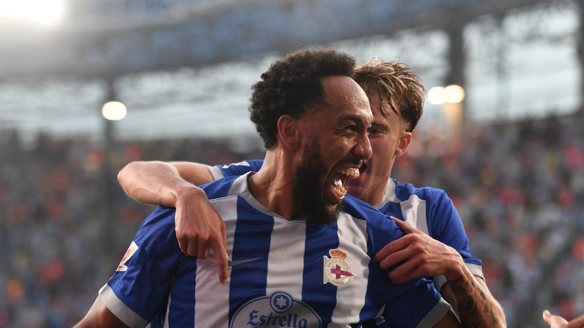Aubameyang marca su primer gol con el Deportivo
