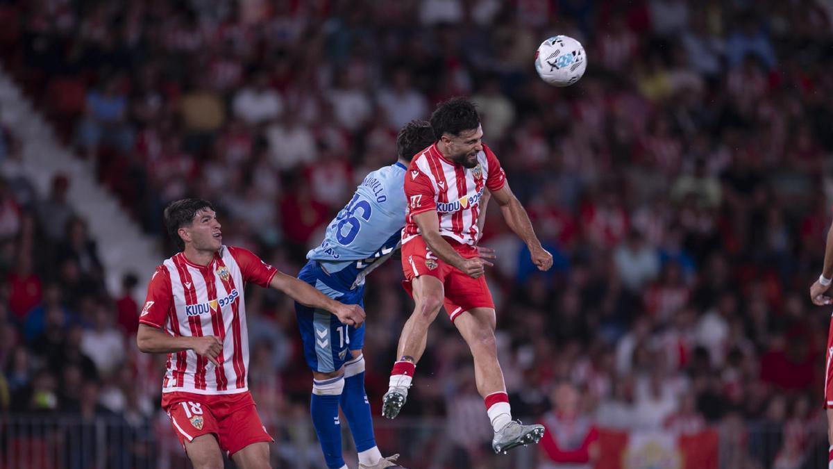 Almería sancionado por ingreso de personal no autorizado ante Málaga