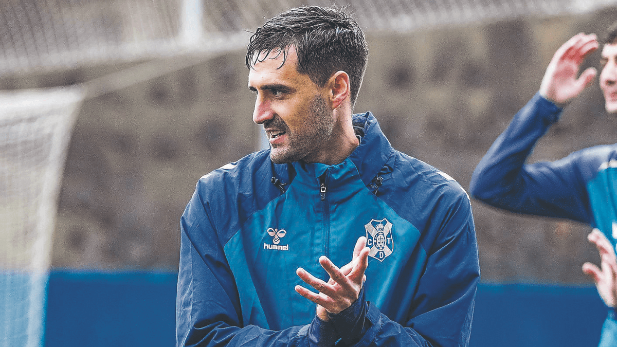 El Zaragoza sigue interesado en De Miguel a pesar de su lesión