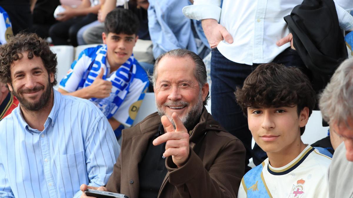 Juan Carlos Escotet recorre kilómetros: tercer partido consecutivo en la grada visitante con la afición del Deportivo