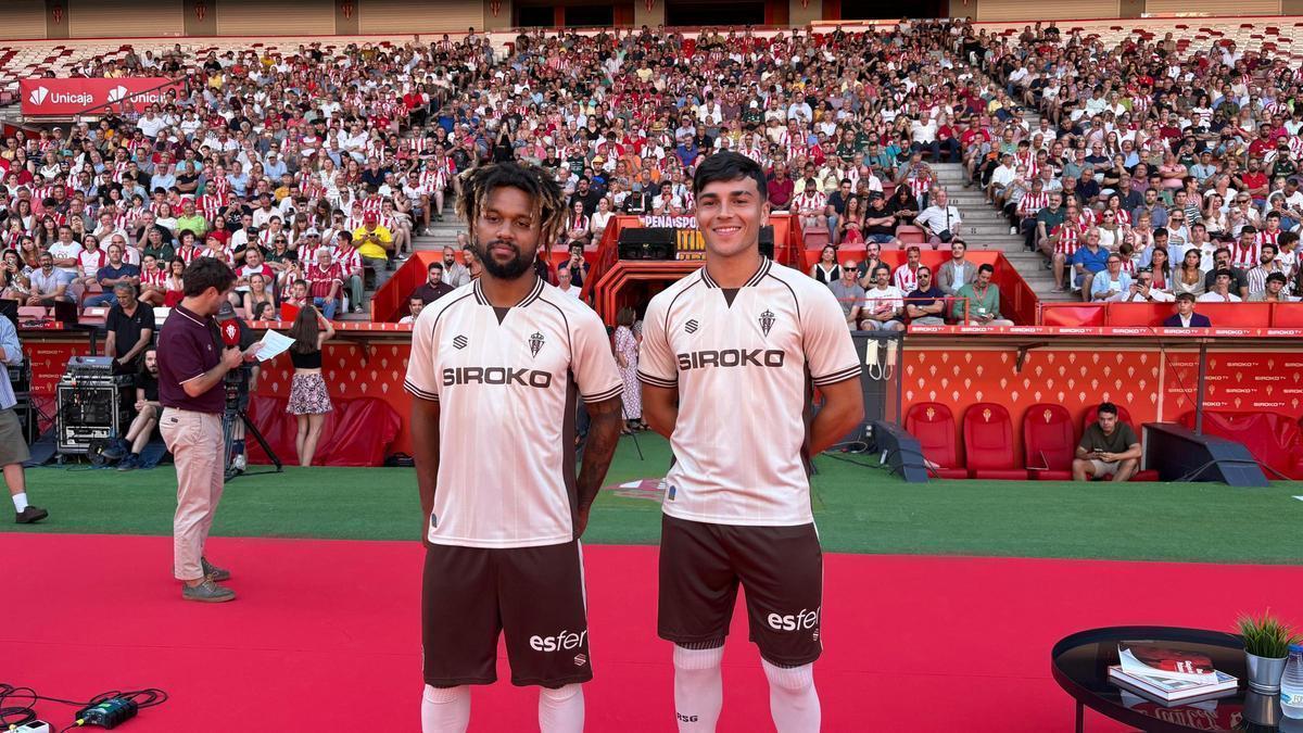 Sporting presenta su tercera camiseta en El Molinón