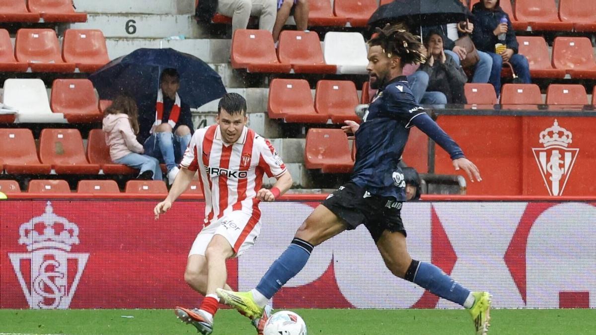 El Sporting de Gijón negocia la cesión de Konrad de la Fuente