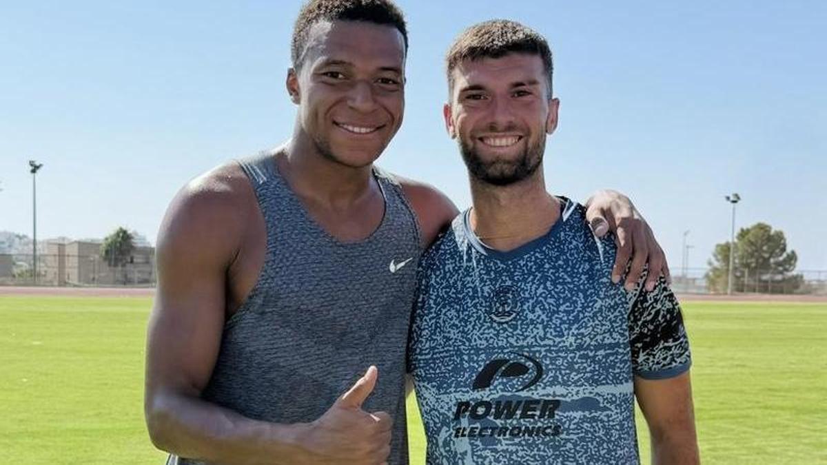 Mbappé y Hakimi entrenan en Ibiza con la UD Ibiza