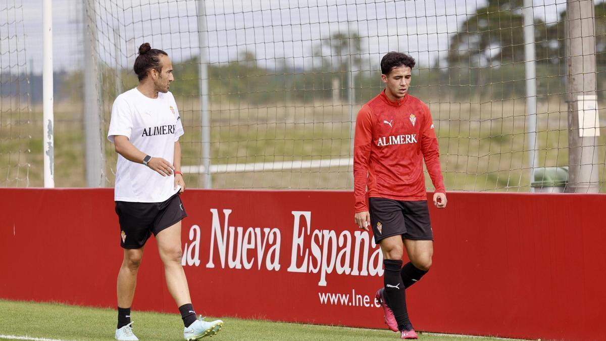Sporting de Gijón: El fichaje de un pivote, a fuego lento: intrahistoria y las claves del mercado del Sporting de Gijón