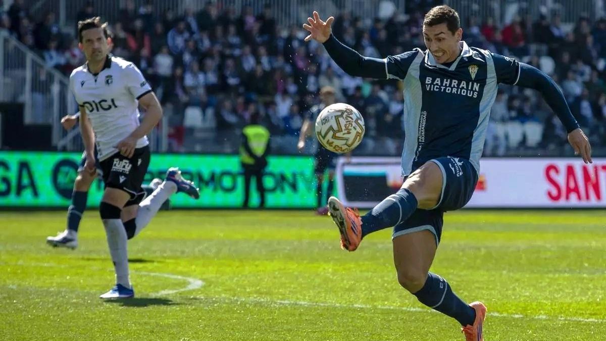 Córdoba CF buscará en Burgos una victoria que se le resiste desde hace 24 años