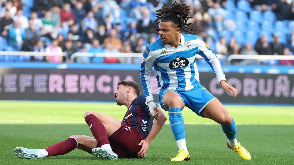 Deportivo: un once titular reconocible pero variable