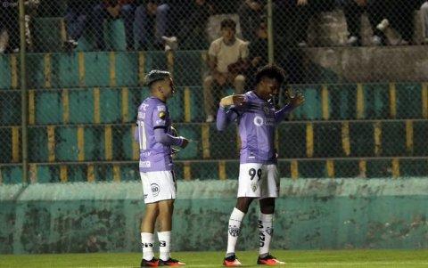 Independiente del Valle lidera y avanza firme en Copa Sudamericana