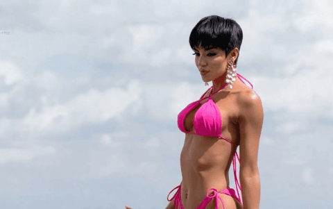 Shyare Andrade deslumbra en desfile de traje de baño - Miss Grand 2026