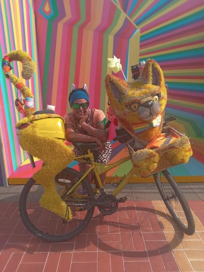 Andrea y Mily: la historia tras la vigía de motos en Guayaquil