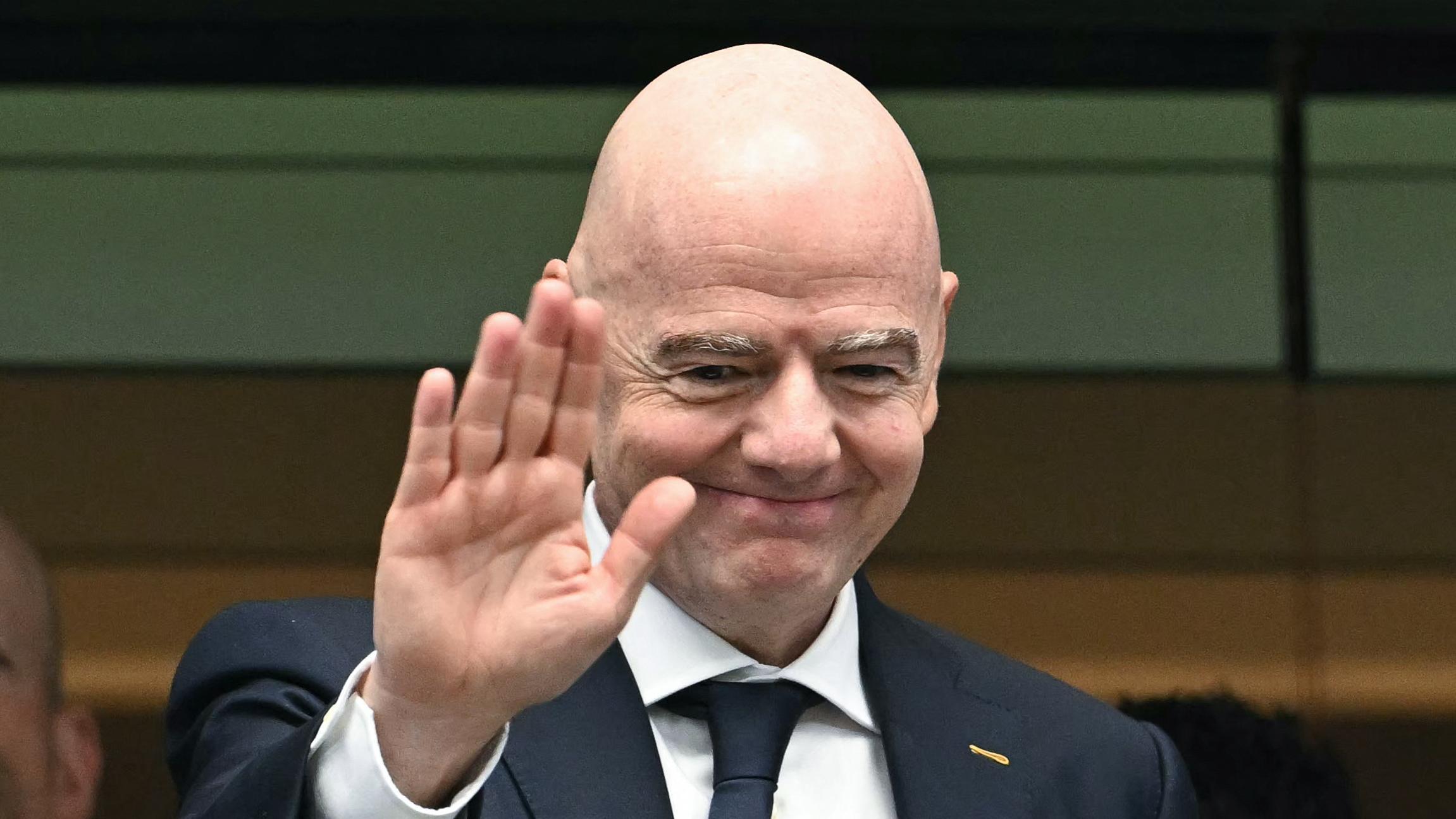 Infantino propone redistribuir reservas de la FIFA