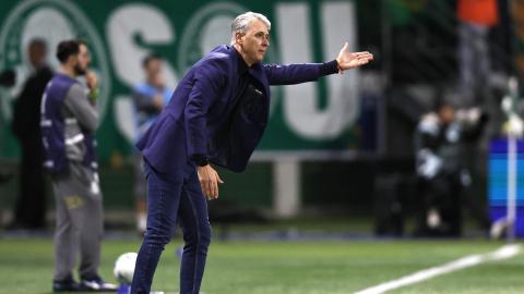 Nunes destacó el buen juego de Palmeiras y criticó el césped sintético del Allianz Parque