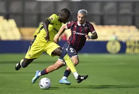 Villarreal vence 1-0 y Foyth reaparece tras seis meses