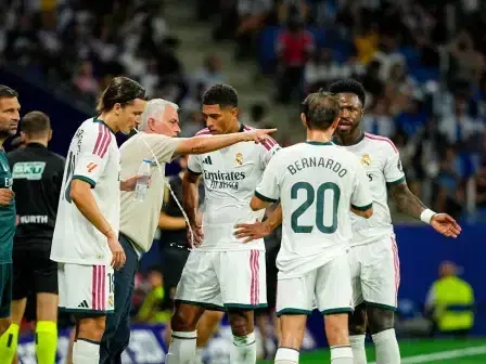 Bellingham brilla como mediapunta en el Real Madrid con Mourinho