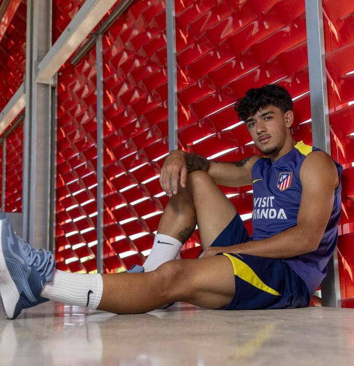 "Debutar con el primer equipo y ascender, sería una temporada de ensueño"