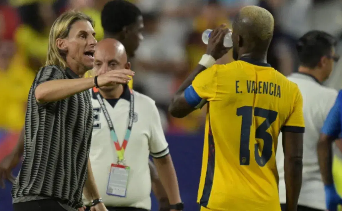 Los hinchas de Ecuador perdonan a Enner y Beccacece