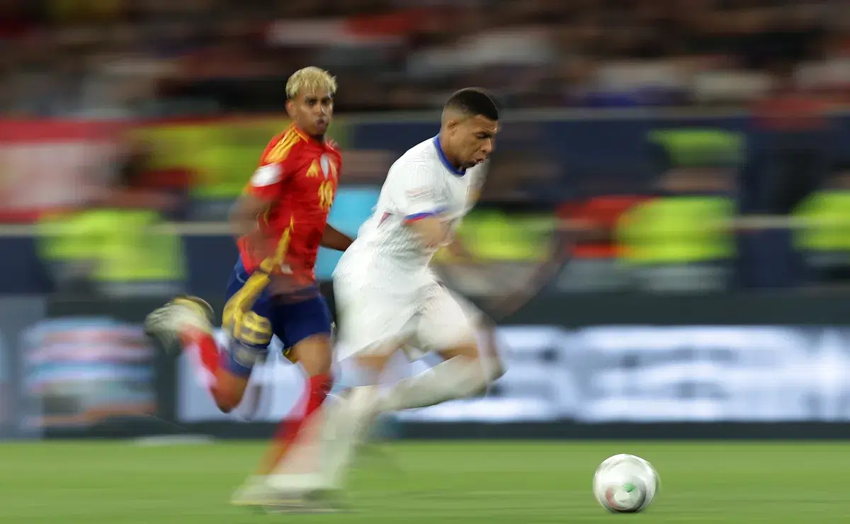 ¿A qué hora juega mañana, martes 14 de julio, España vs Francia en el Mundial 2026?