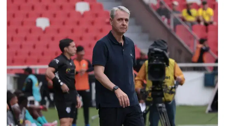 Liga de Quito confirma la continuidad de Tiago Nunes