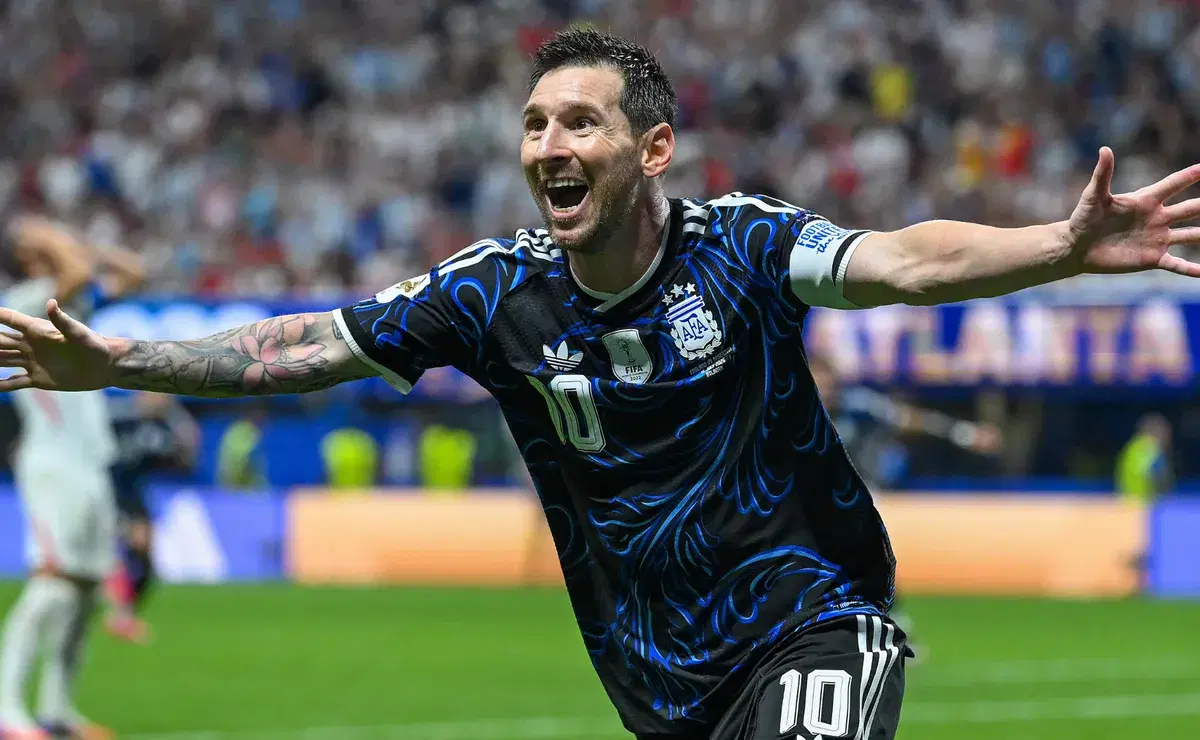Messi reconoce a Maradona como el más grande de todos