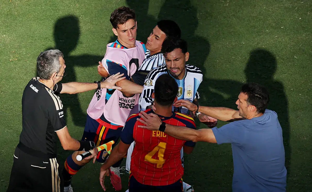 FIFA no registró la roja a Leandro Paredes en la final 2026