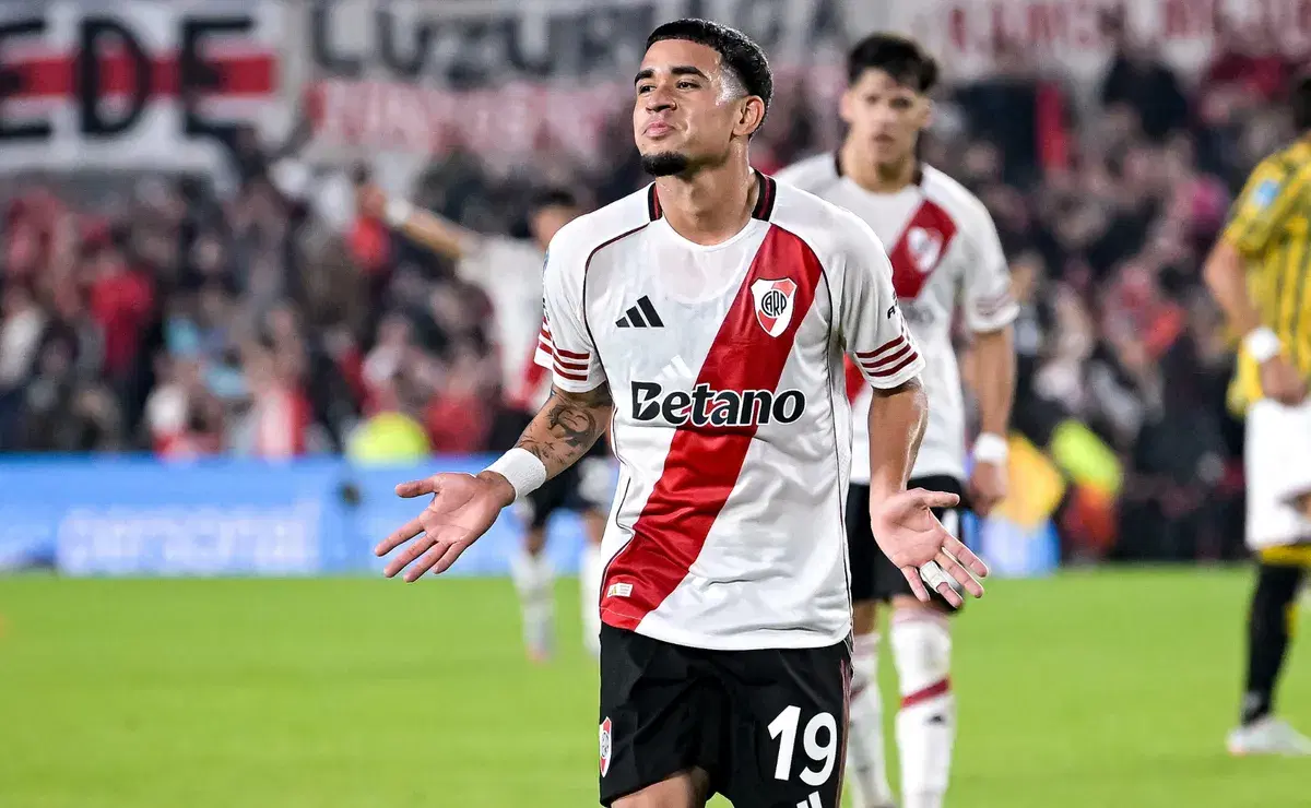 “Cobarde…” en River explotan contra Kendry Páez tras burlarse de la eliminación en la Copa Sudamericana