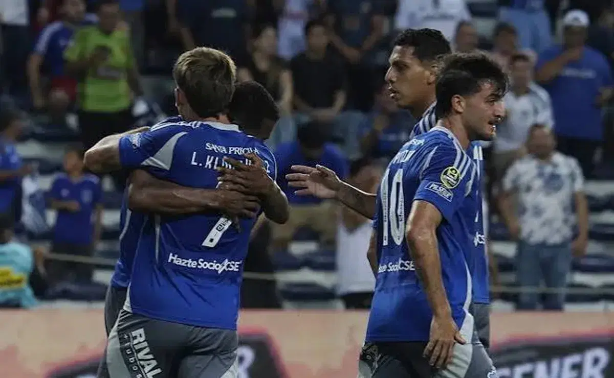 Emelec considera convertirse en Sociedad Anónima Deportiva