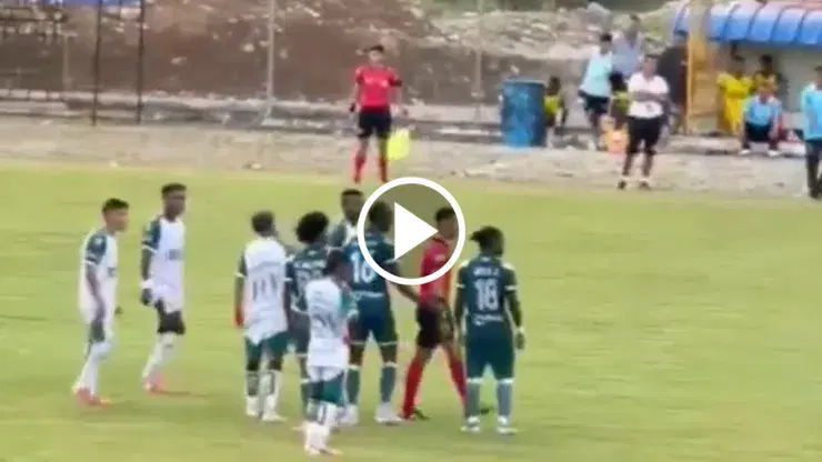 Jugador de Ciudad de Yantzaza agrede con piedra a árbitro en Ascenso Nacional