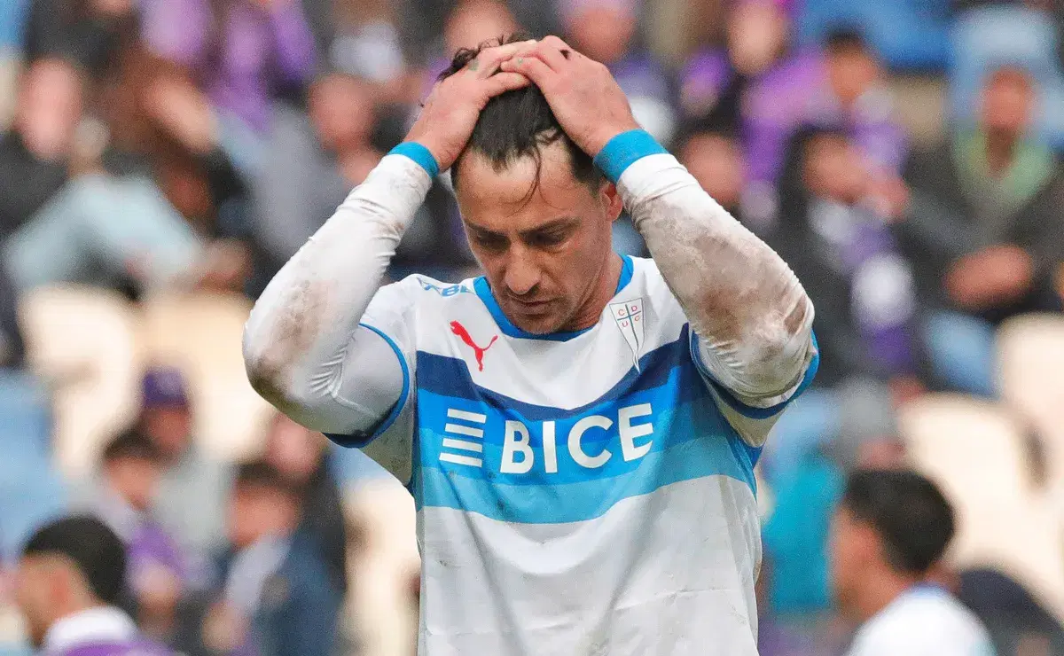 Universidad Católica busca fichar a dos jugadores a contrarreloj