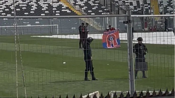 Diego Ulloa enciende el Superclásico: se toma foto con bandera de U de Chile - RedGol