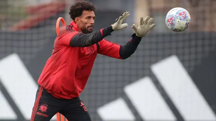 Vozinha debutará en Colo Colo ante Unión Española por Copa Chile
