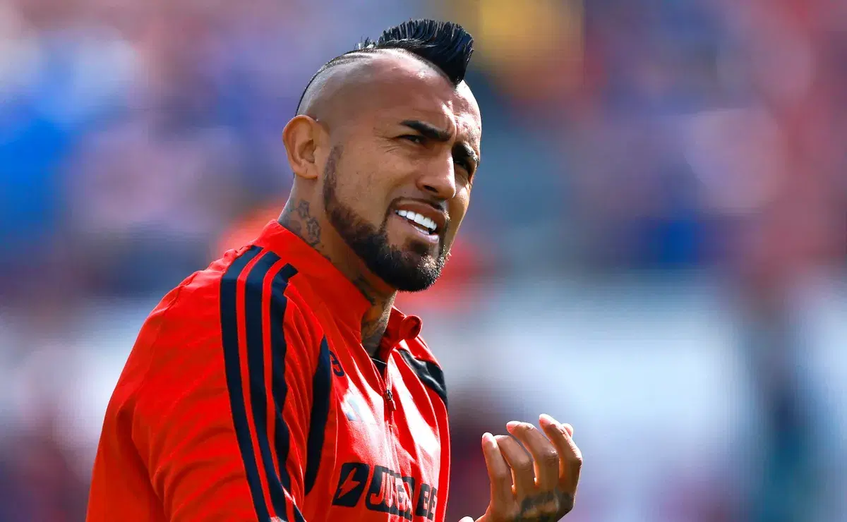 Colo Colo: Vidal defiende a Correa ante denuncia de la U