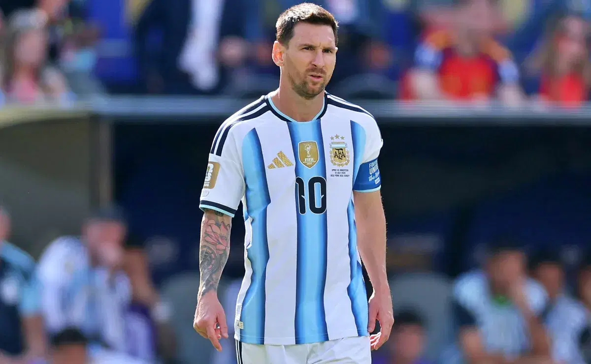 Argentina honra a Messi con "Gracias a la vida"