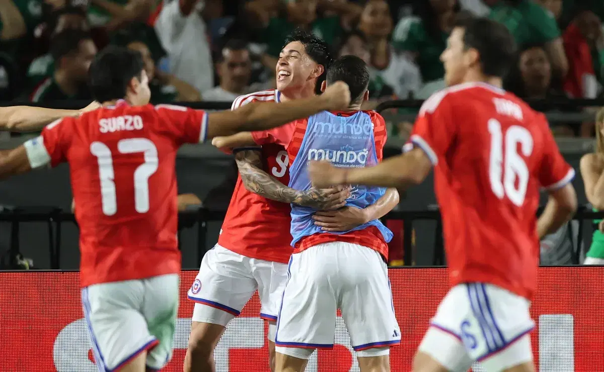 Maxi Gutiérrez destaca en la victoria de Chile sobre México