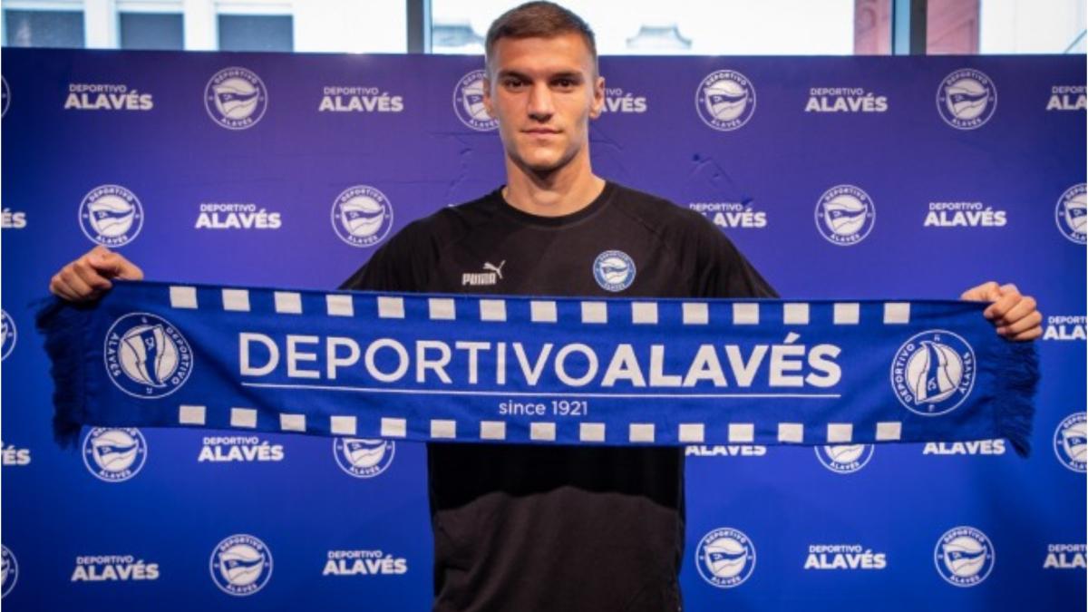 Alavés rescinde a Maras con despido disciplinario
