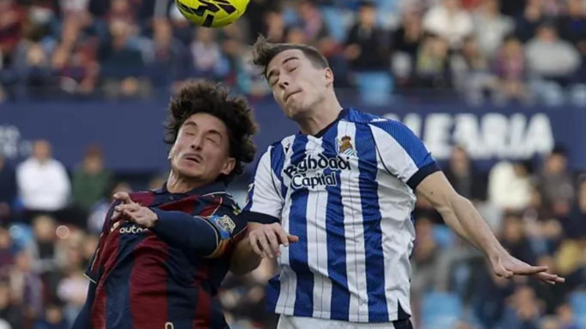 Unai Vencedor entrena mientras resuelve su futuro