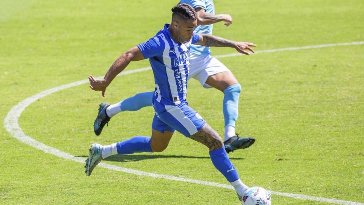 El futuro de Mariano Díaz está lejos del Alavés