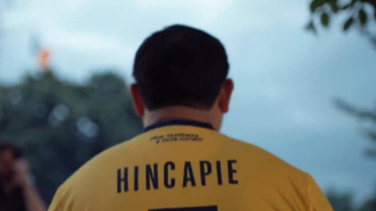 Ecuador presenta su lista de 26 futbolistas para el Mundial 2026 a ritmo de cantautor