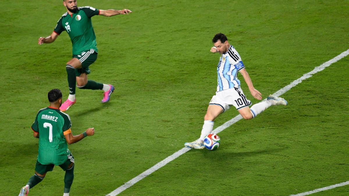 Gran gol de Messi (3-0) en el Argentina 3-0 Argelia