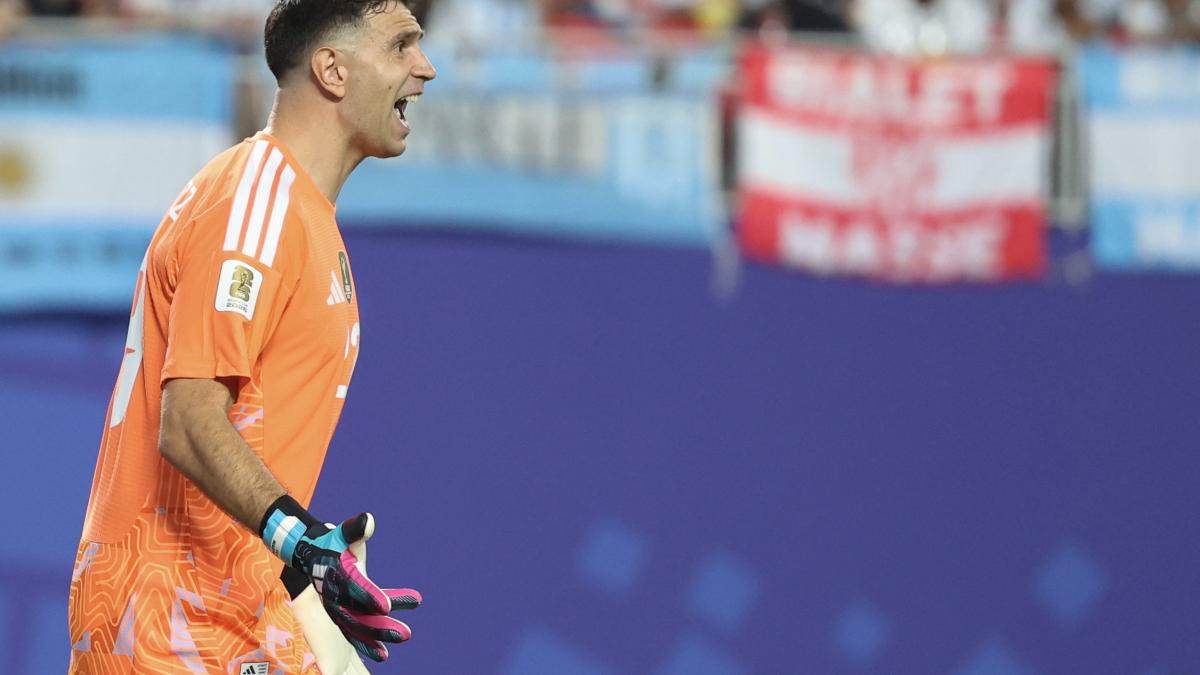 Dibu Martínez, el portero que para la mitad de los penaltis con Argentina intimidando a los rivales: "Mirá que te como, hermano"