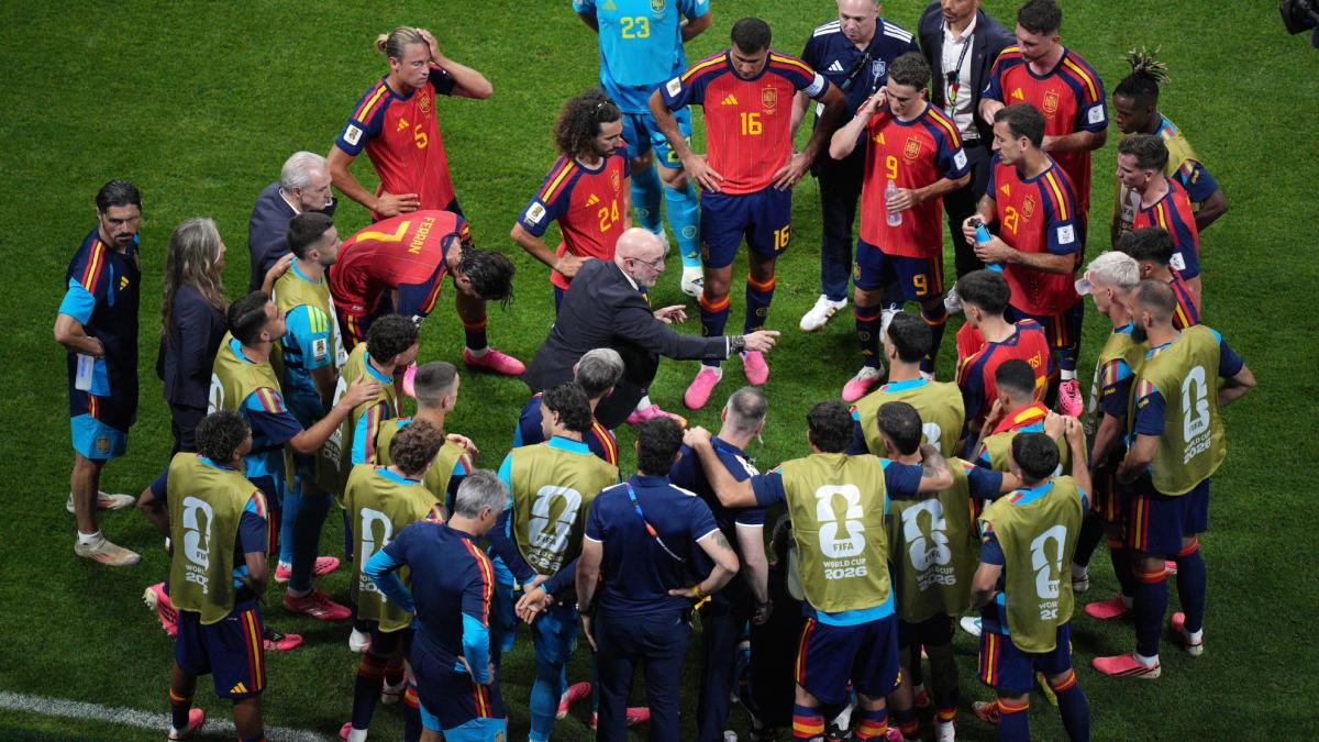Las pausas de hidratación dividen el Mundial: partidos de cuatro tiempos, debate abierto, publicidad encubierta...